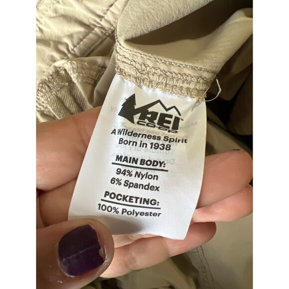 REI Co-Op Womens Cargo Hiking Shorts Size 14 Beige Nylon Outdoors Gorpcore - Picture 8 of 12
